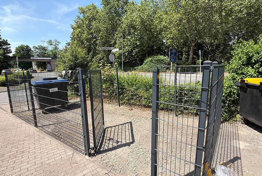 Muelltonnenplatz-Duisburg-Fahrn